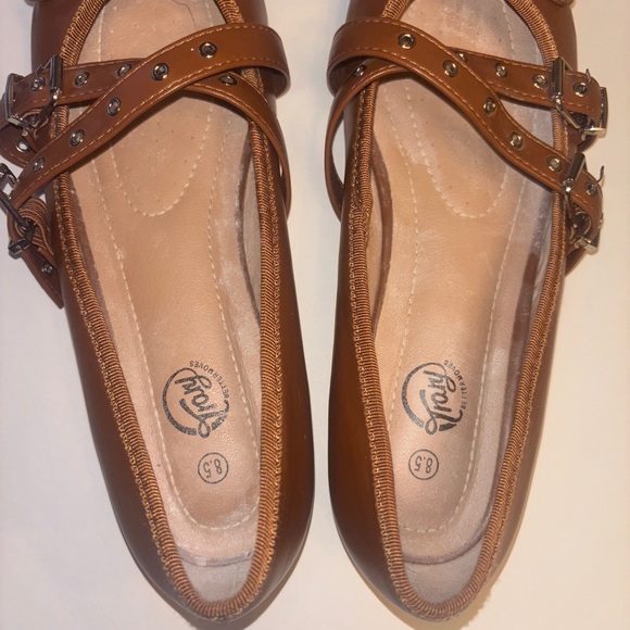 Brown Women's Shoes - Picture 7 of 7